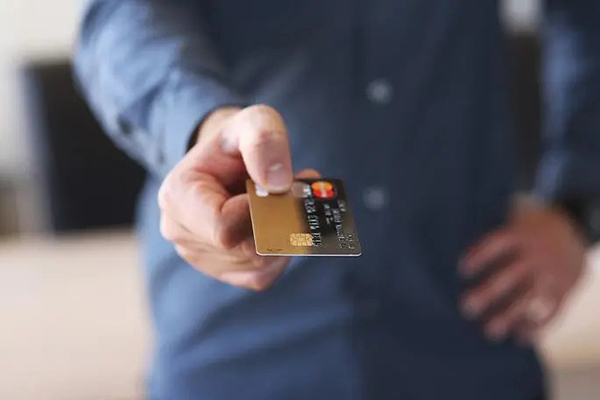 手机信用贷款：凭信用秒批到账，足不出户解资金周转之急